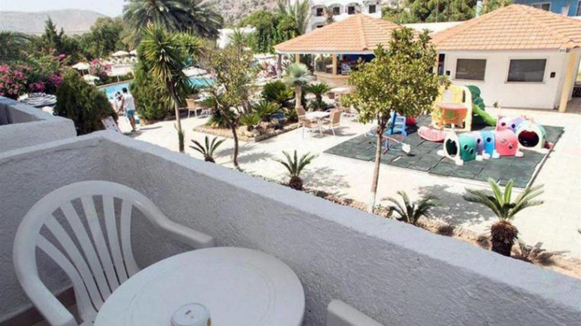 Thalia Hotel Pefki  Экстерьер фото